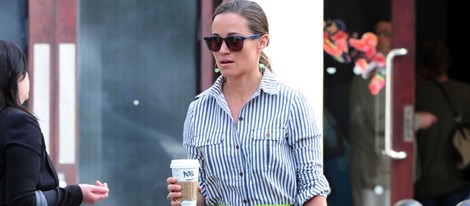 Pippa Middleton pasea con un café con el nombre de Pepa