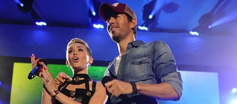Miley Cyrus y Enrique Iglesias en el iHeartRadio Ultimate Pool Party 2013