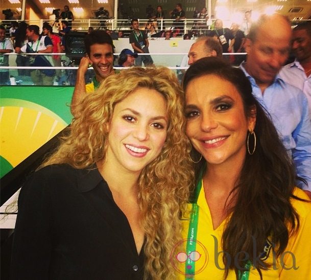 Shakira e Ivete Sangalo en la final de la Copa Confederaciones 2013