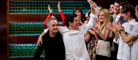 Juan Manuel celebra su victoria de 'Masterchef' junto con Ferran Adrià