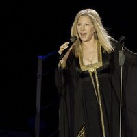 Barbra Streisand durante su concierto en Israel