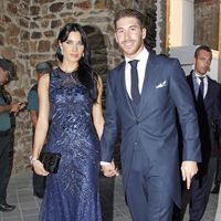 Sergio Ramos y Pilar Rubio posando en la boda de Alejandro Talavante y Yessica Ramírez