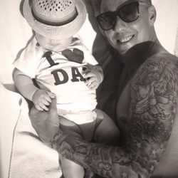 Guti y su hijo Enzo disfrutando de Ibiza