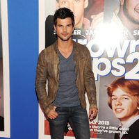 Taylor Lautner en el estreno de 'Niños Grandes 2' en Nueva York