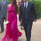 Leo Messi y Antonella Rocuzzo llegan a la boda de Xavi Hernández y Nuria Cunillera