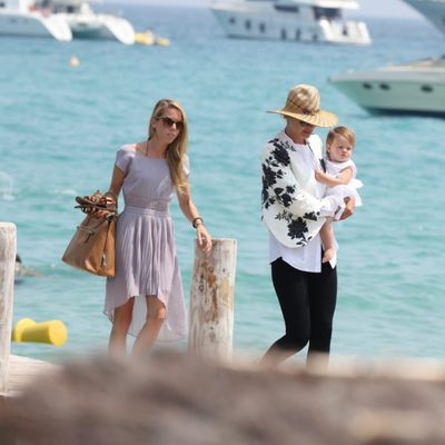 Uma Thurman de vacaciones con su familia en las playas de Saint Tropez