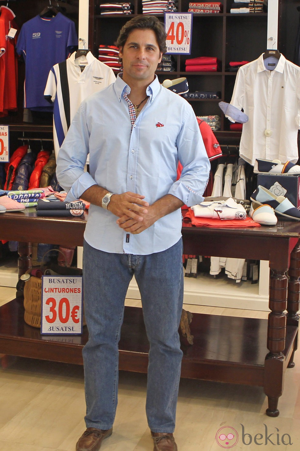 Fran Rivera en la apertura de su nueva tienda de ropa en Sevilla