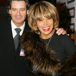 Tina Turner y Erwin Bach posan juntos