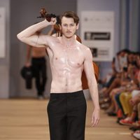 Nicolás Coronado desfilando en la última jornada de la Madrid Fashion Show Men