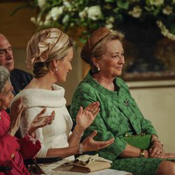 La Reina Paola y la Princesa Matilde de Bélgica durante la ceremonia de abdicación del trono belga