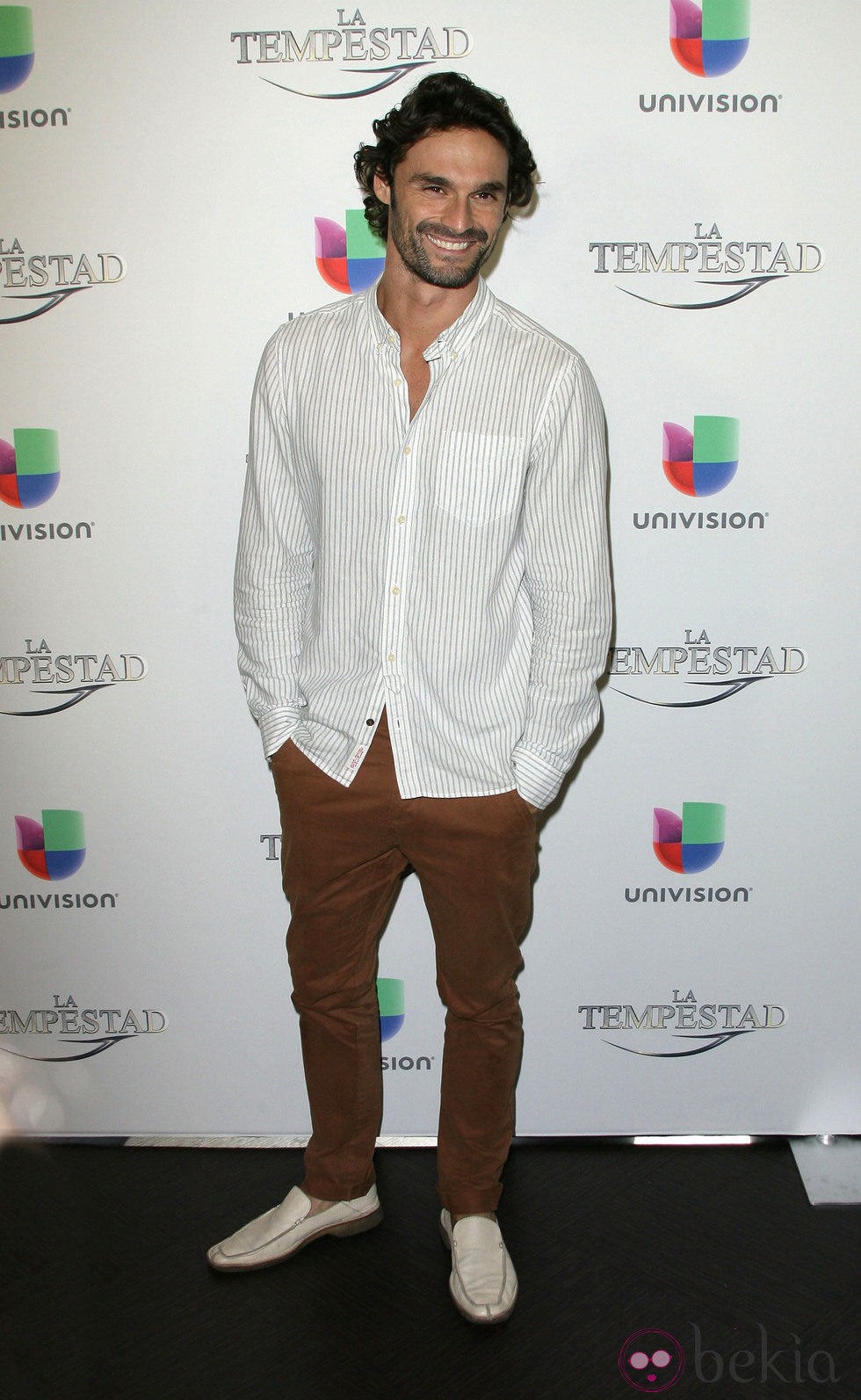 Iván Sánchez durante la premier de la telenovela 'La Tempestad' en Los Ángeles