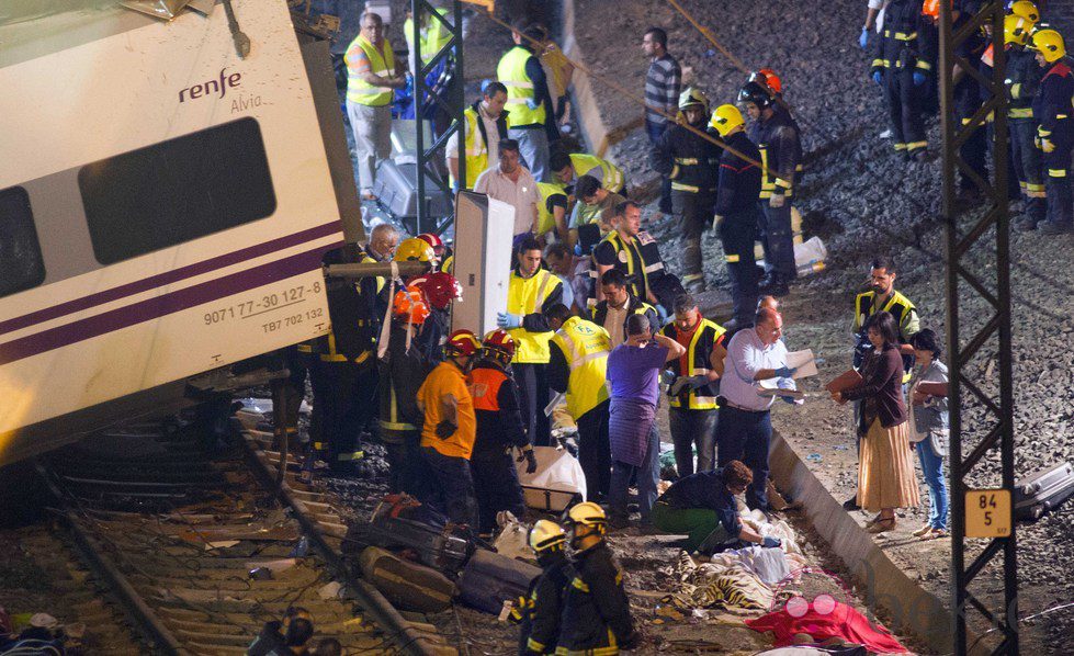 Descarrilamiento de un tren en Santiago de Compostela
