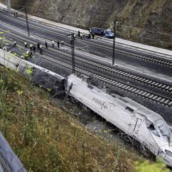 Estado del tren que descarriló en Santiago
