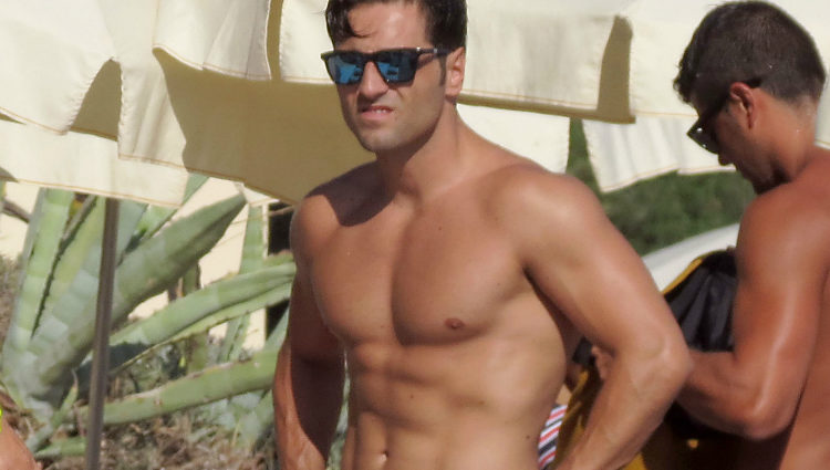 David Bustamante con el torso desnudo en Ibiza