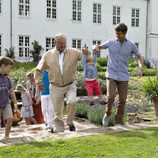 Christian, Enrique, Vicente y Federico de Dinamarca de vacaciones en Gråsten Slot