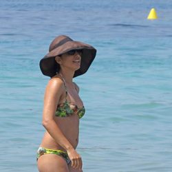Toni Acosta en bikini en Ibiza