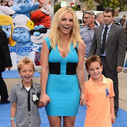 Britney Spears con sus hijos en la premiere de 'Los Pitufos 2' en Los Angeles