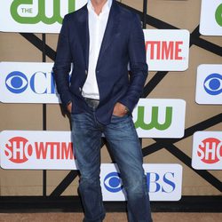 Josh Holloway en la fiesta veraniega de CBS, Showtime y The CW 2013