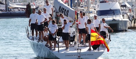 El Príncipe de Asturias a bordo del Aifos en Mallorca