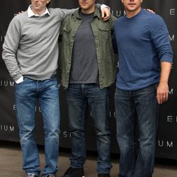 Matt Damon, Sharlto Copley y Neill Blomkamp en la presentación de 'Elysium' en Los Ángeles