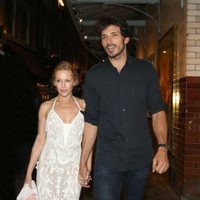 Kylie Minogue y Andrés Velencoso cogidos de la mano por las calles de Londres