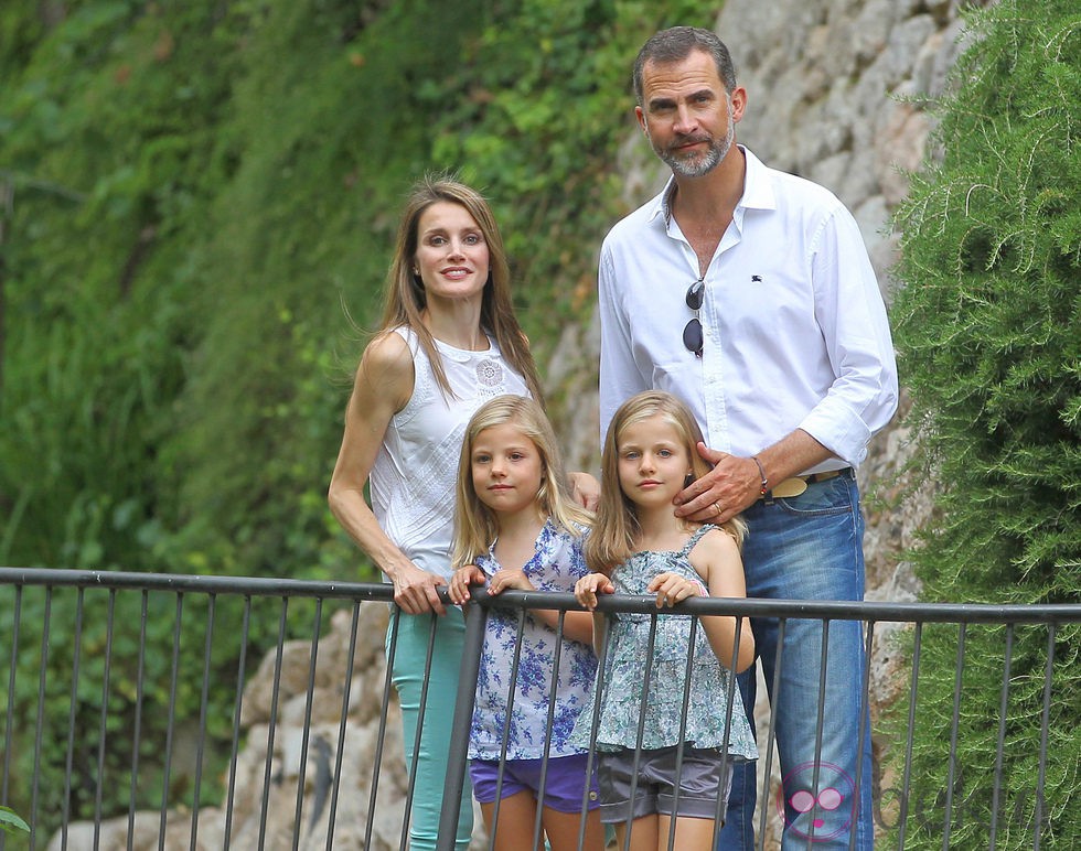 Los Príncipes Felipe y Letizia y las Infantas Leonor y Sofía en la Granja de Esporles de Mallorca