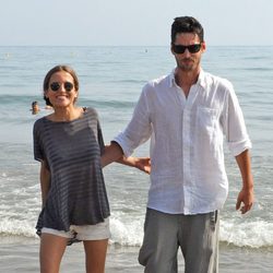 Ana Fernández y Santiago Trancho se divierten en las playas de Marbella