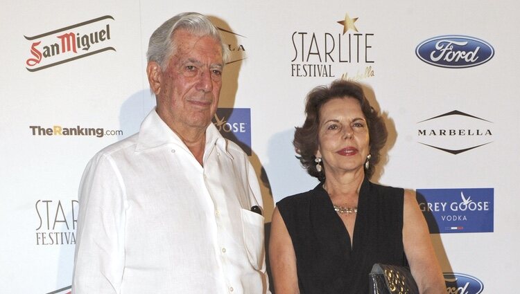 Mario Vargas Llosa y Patricia Llosa en el concierto de Buena Vista Social Club en Marbella