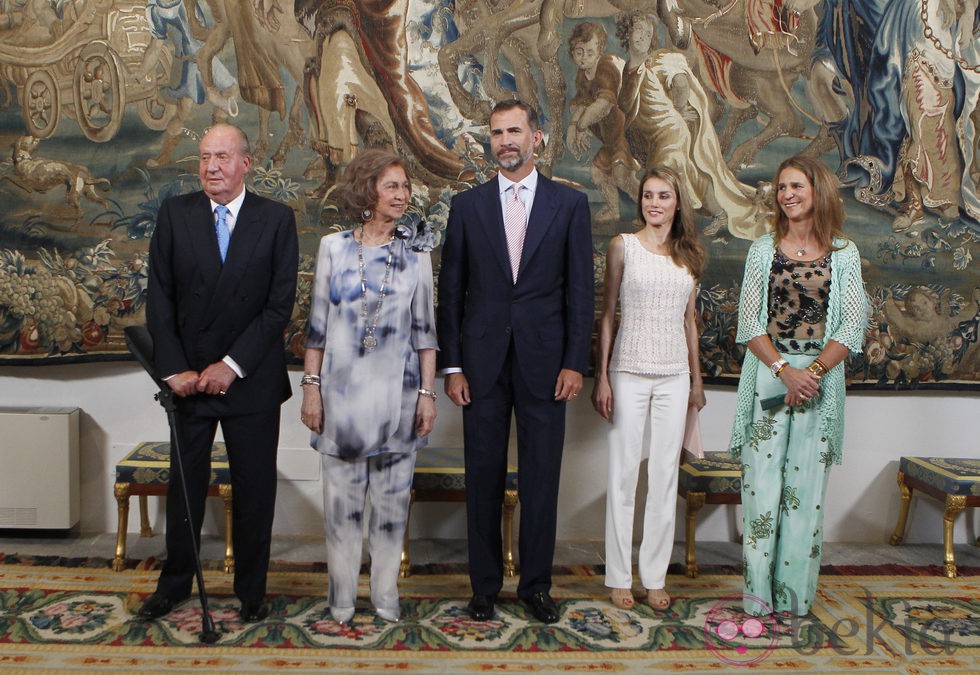 La Familia Real Española en la cena con las autoridades de Baleares