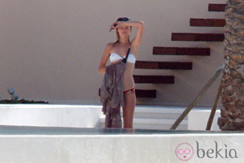 Toni Garrn en bikini durante sus vacaciones de verano en Ibiza