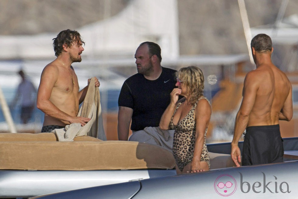 Leonardo DiCaprio sin camiseta durante una jornada marinera en Ibiza