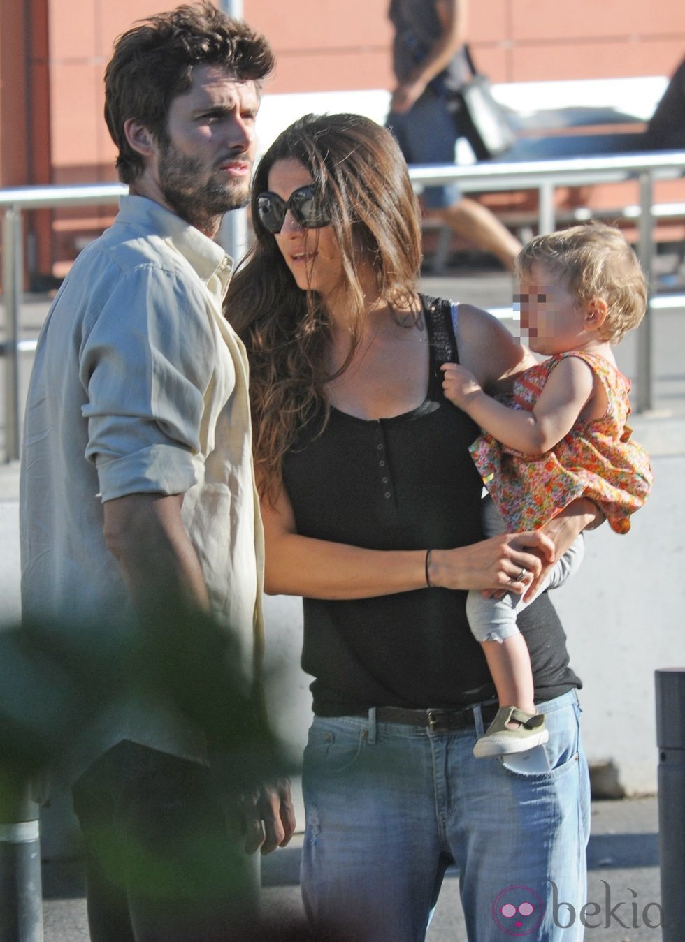 Sergio Mur y Olivia Molina con su hija Vera en Ibiza