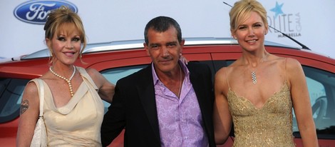Melanie Griffith y Antonio Banderas con Valeria Mazza en la Starlite Gala 2013