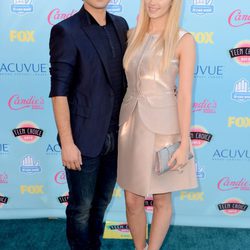 Garrett Clayton y Claudia Lee en los Teen Choice Awards 2013