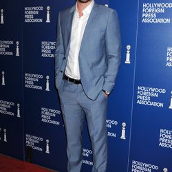 Liam Hemsworth en el almuerzo de la Asociación de la Prensa Extranjera de Hollywood