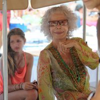 La Duquesa de Alba con su nieta Amina en las playas de Ibiza