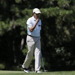 Barack Obama disfruta de sus vacaciones jugando al golf con amigos
