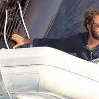 Borja Thyssen surcando las aguas de Ibiza en una lancha