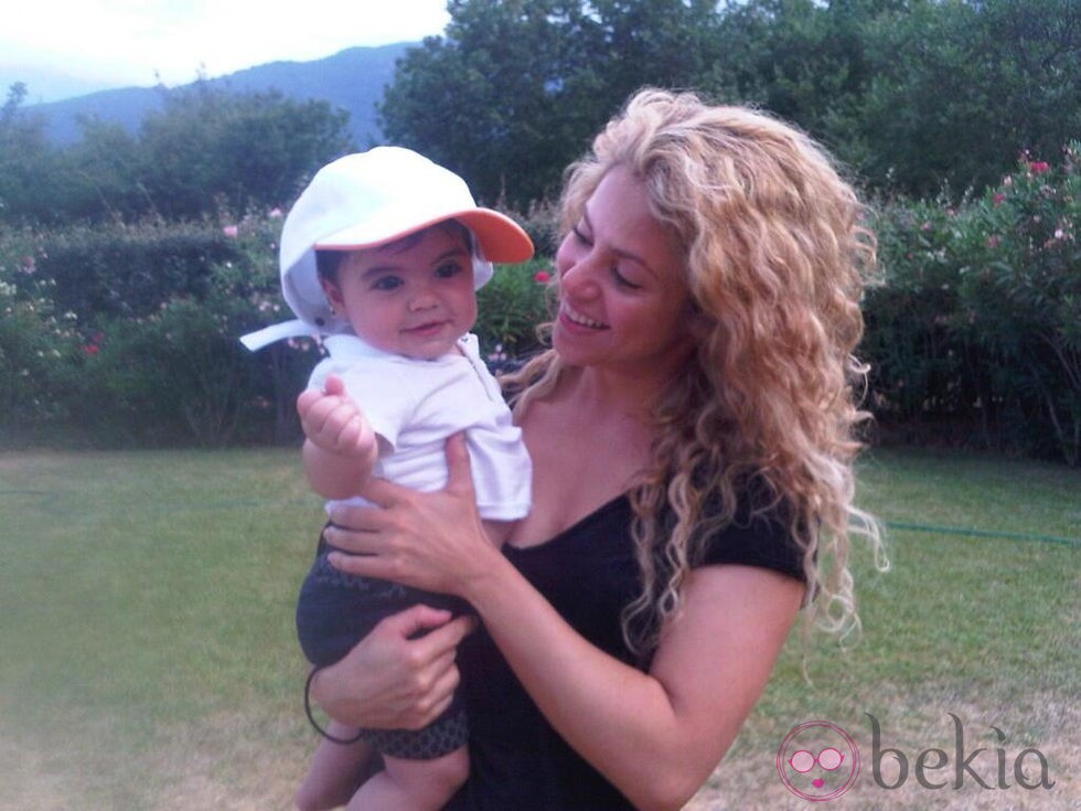 Shakira y Milan Piqué Mebarak en la campiña francesa