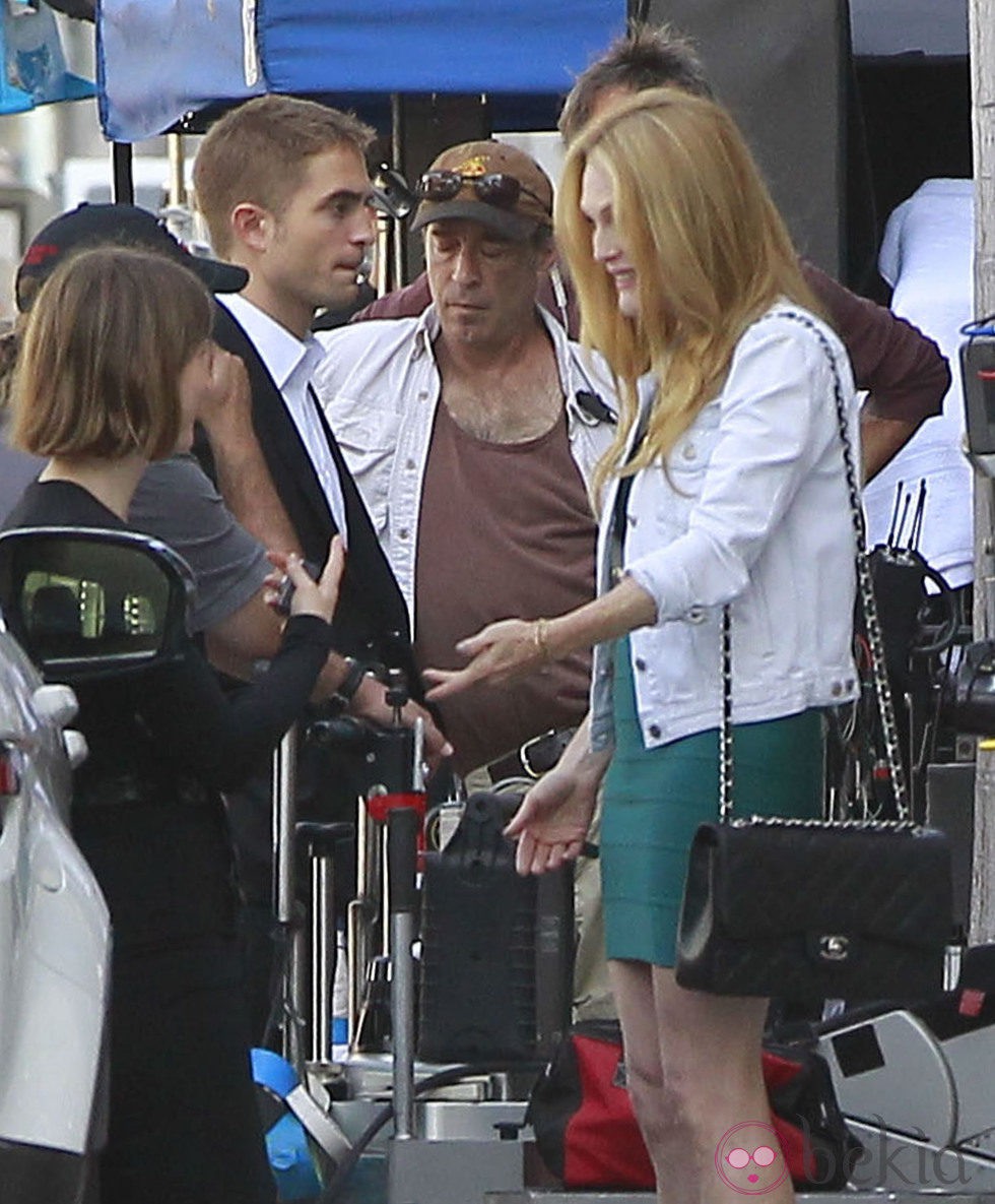 Robert Pattinson y Julianne Moore en el rodaje de 'Maps to the Stars'