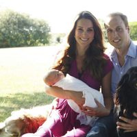 Los Duques de Cambridge con el Príncipe Jorge y su perro Lupo