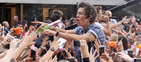 Harry Styles ante miles de fans en el Rockefeller Center
