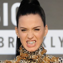 El 'rugido' en los dientes de Katy Perry en los MTV VMA 2013
