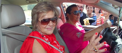 Carmen Bazán a su llegada a la Primera Comunión de su nieta Julia Janeiro