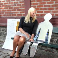 Mette-Marit de Noruega en la inauguración de un parque de esculturas infantiles