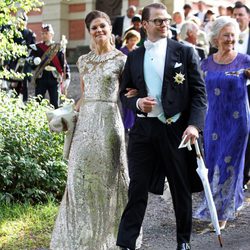 Victoria y Daniel de Suecia en la boda de Gustaf Magnusson y Vicky Andren