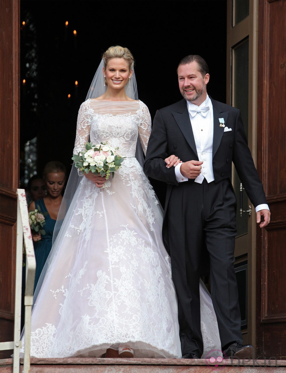 Gustaf Magnusson y Vicky Andren el día de su boda