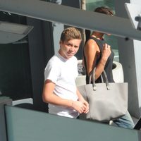 Brooklyn Beckham a su llegada a Londres tras pasar unas vacaciones en Los Angeles