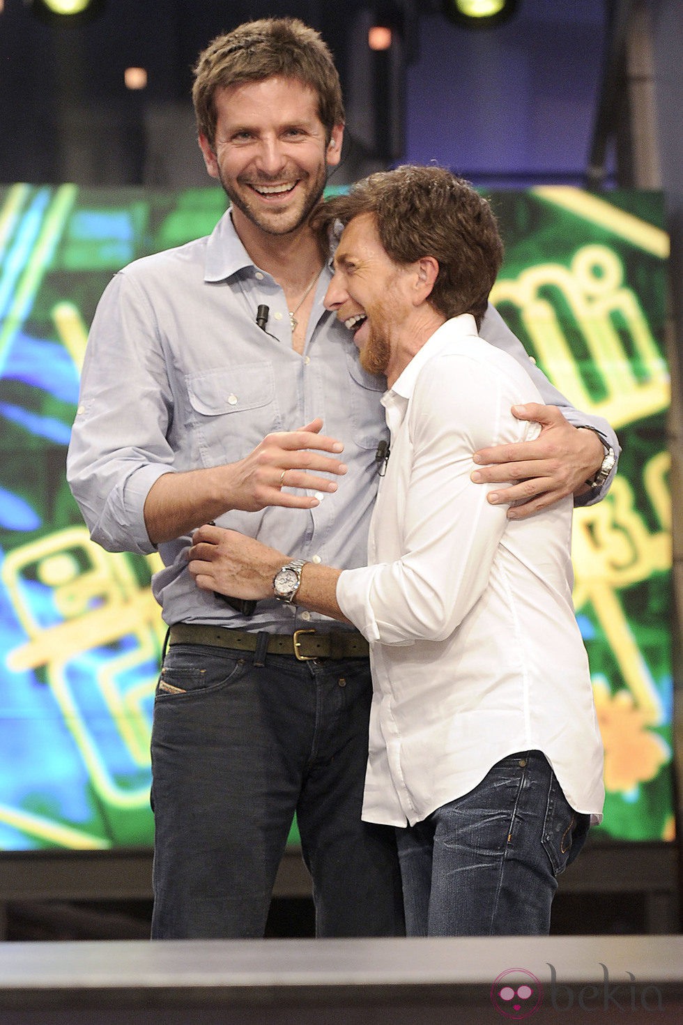 Bradley Cooper y Pablo Motos riéndose en 'El Hormiguero'
