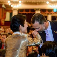 Los Príncipes de Asturias saludan a Takamado de Japón en la gala inaugural del 125 congreso del COI en Buenos Aires
